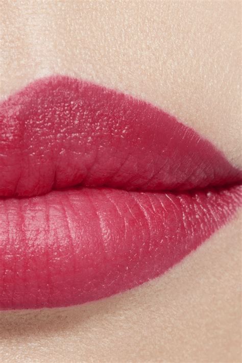 Chanel's Rouge Allure Velvet Luminous Matte Lip 